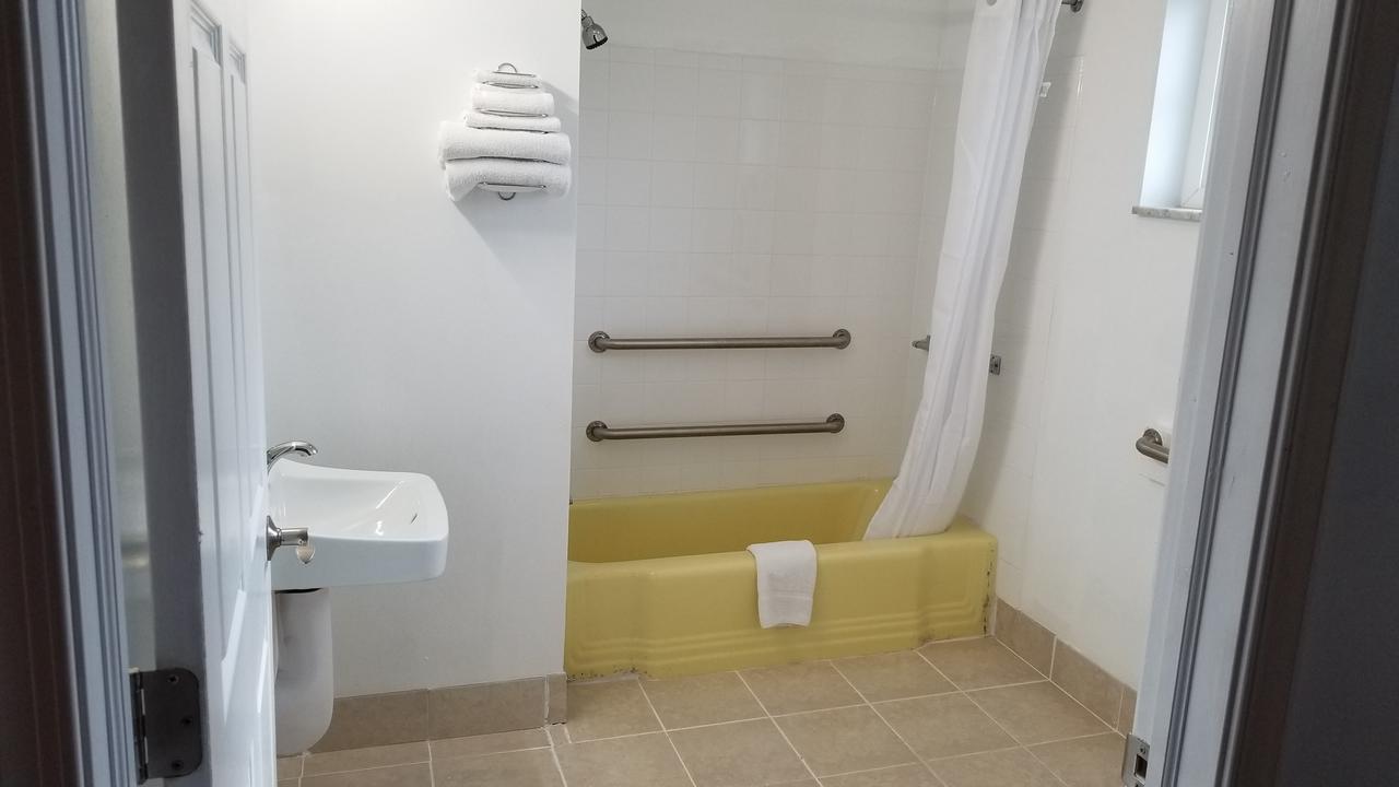 Budget Inn Breezewood Eksteriør bilde